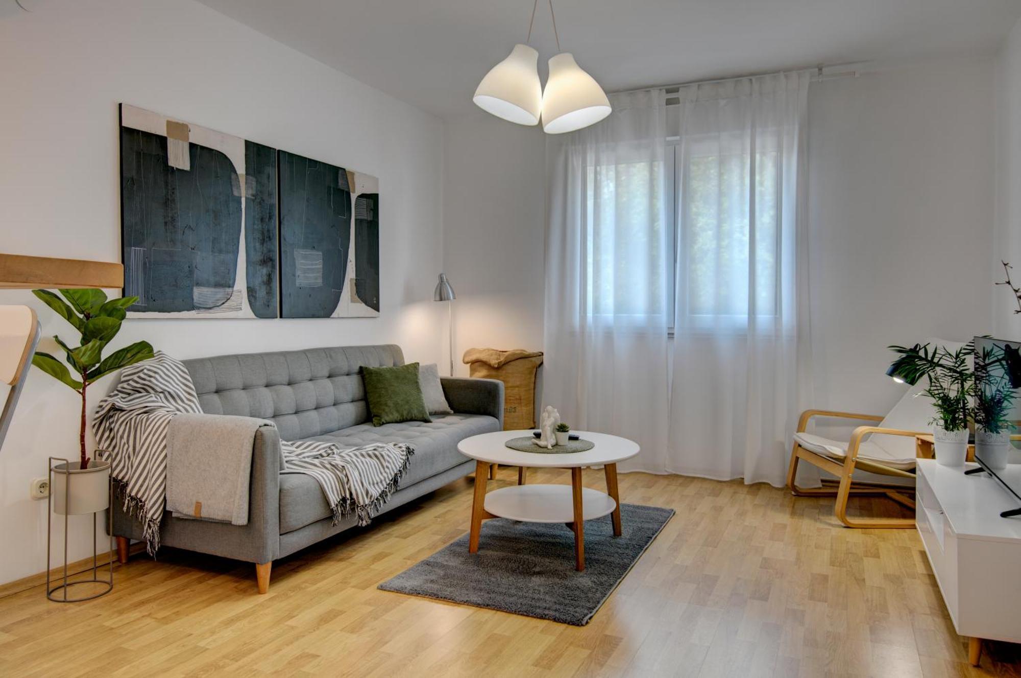 Centar White Apartment *