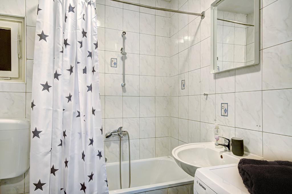 Centar White Apartment *